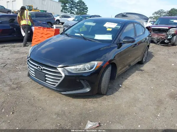 KMHD84LF4HU149738 2017 HYUNDAI ELANTRA - Image 2