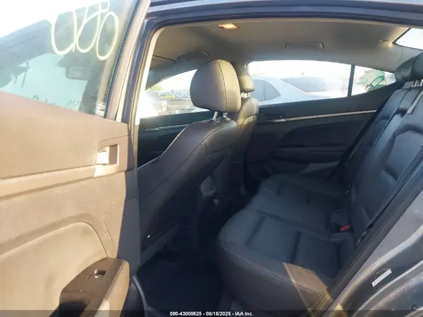 KMHD84LF4HU152414 2017 HYUNDAI ELANTRA - Image 8
