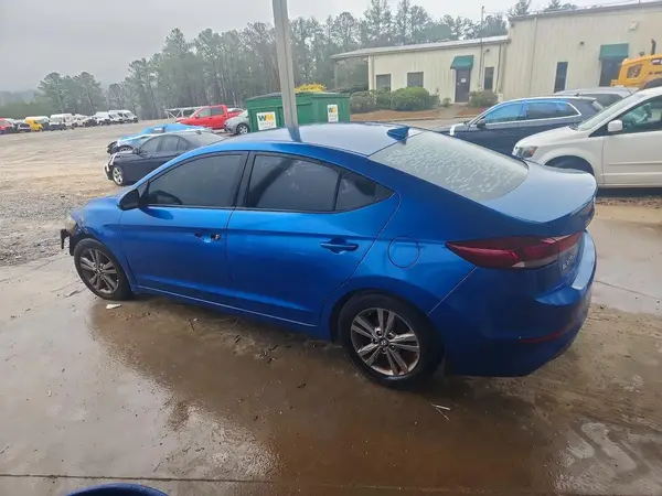 KMHD84LF4HU162747 2017 HYUNDAI ELANTRA - Image 2