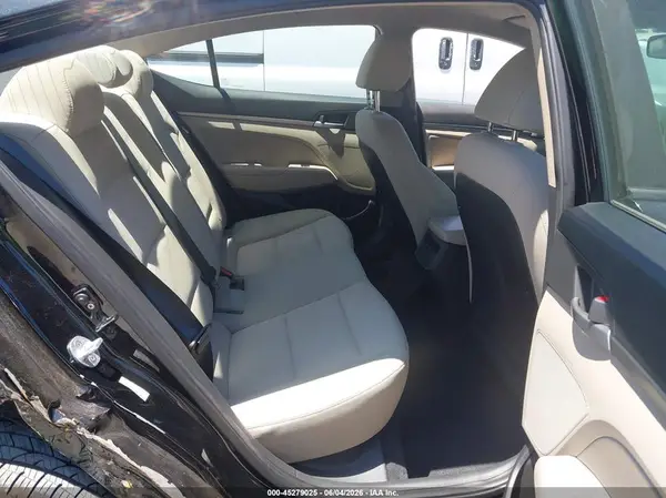 KMHD84LF4HU174588 2017 HYUNDAI ELANTRA - Image 8