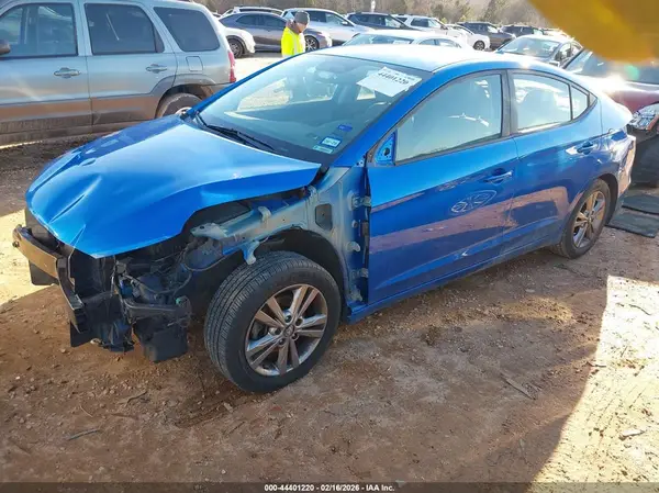 KMHD84LF4HU208559 2017 HYUNDAI ELANTRA - Image 2
