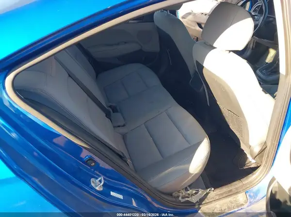 KMHD84LF4HU208559 2017 HYUNDAI ELANTRA - Image 8