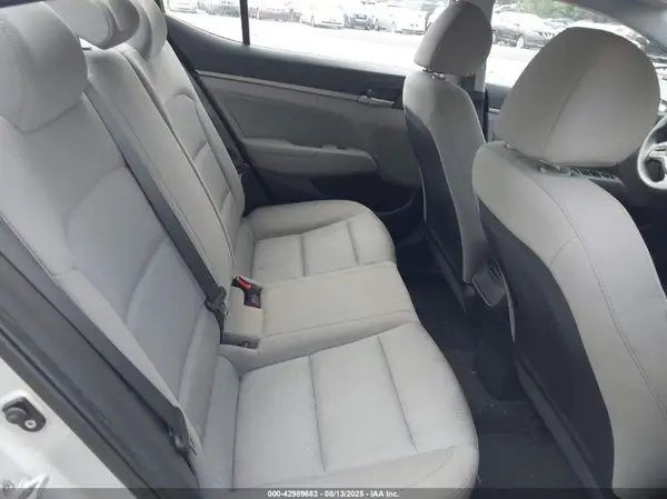 KMHD84LF4HU224020 2017 HYUNDAI ELANTRA - Image 8