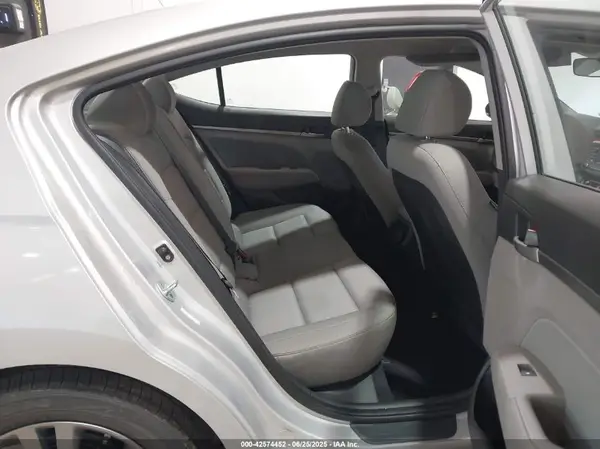 KMHD84LF4HU227905 2017 HYUNDAI ELANTRA - Image 8