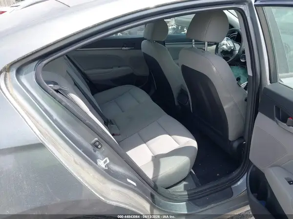 KMHD84LF4HU228987 2017 HYUNDAI ELANTRA - Image 8