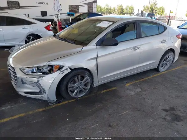 KMHD84LF4HU237611 2017 HYUNDAI ELANTRA - Image 2