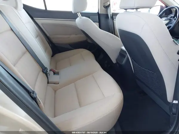 KMHD84LF4HU237611 2017 HYUNDAI ELANTRA - Image 8