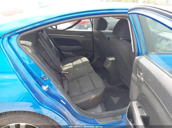 KMHD84LF4HU250214 2017 HYUNDAI ELANTRA - Image 8