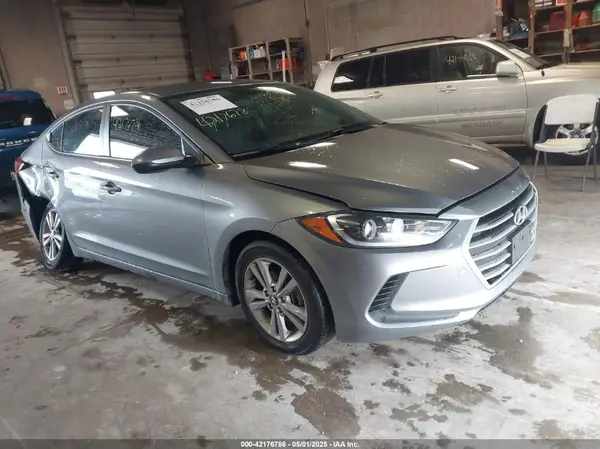 KMHD84LF4HU262640 2017 HYUNDAI ELANTRA - Image 1