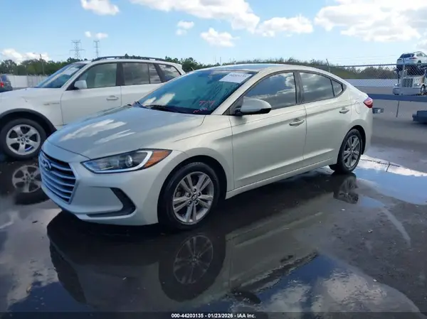KMHD84LF4HU271497 2017 HYUNDAI ELANTRA - Image 2
