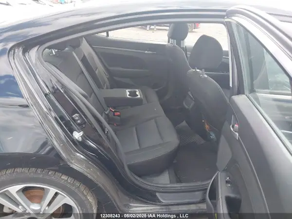 KMHD84LF4HU292401 2017 HYUNDAI ELANTRA - Image 8