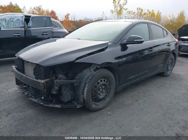 KMHD84LF4HU304062 2017 HYUNDAI ELANTRA - Image 2