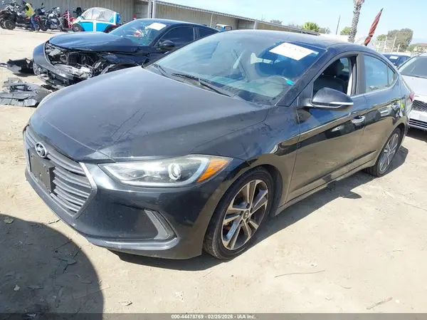 KMHD84LF4HU317992 2017 HYUNDAI ELANTRA - Image 2