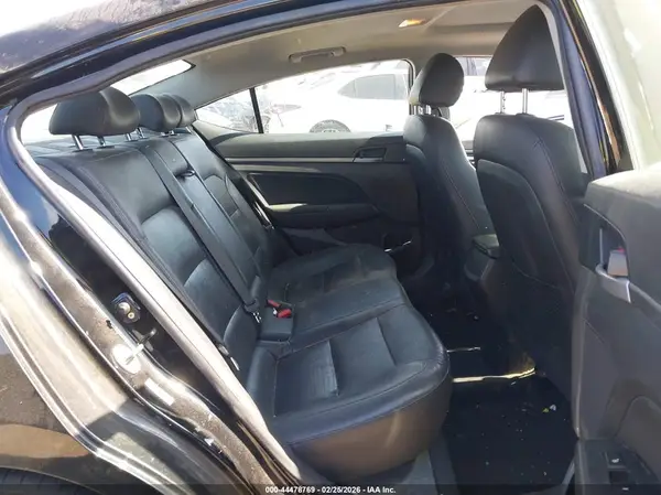 KMHD84LF4HU317992 2017 HYUNDAI ELANTRA - Image 8