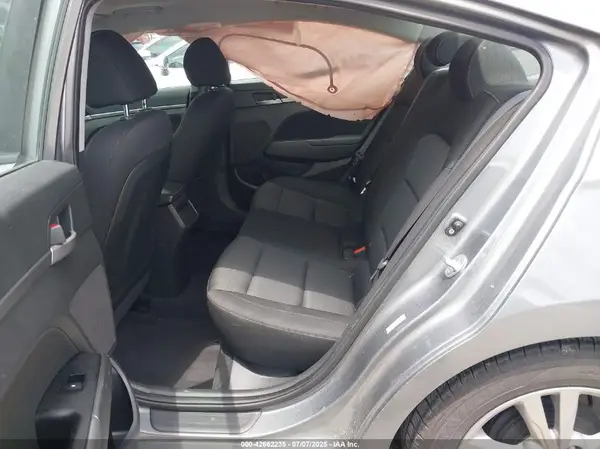KMHD84LF4HU354735 2017 HYUNDAI ELANTRA - Image 8