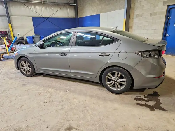 KMHD84LF4HU379408 2017 HYUNDAI ELANTRA - Image 2