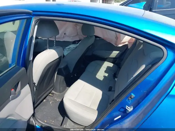 KMHD84LF4HU383264 2017 HYUNDAI ELANTRA - Image 8