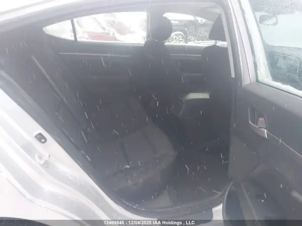 KMHD84LF4HU403156 2017 HYUNDAI ELANTRA - Image 8
