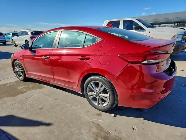 KMHD84LF4HU424427 2017 HYUNDAI ELANTRA - Image 2