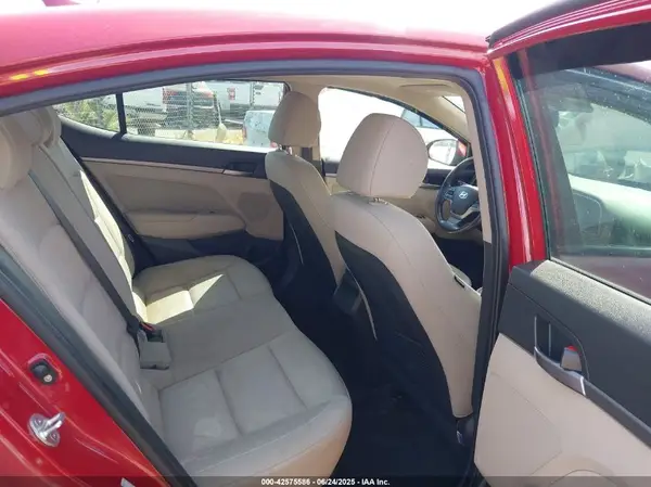KMHD84LF4HU425447 2017 HYUNDAI ELANTRA - Image 8