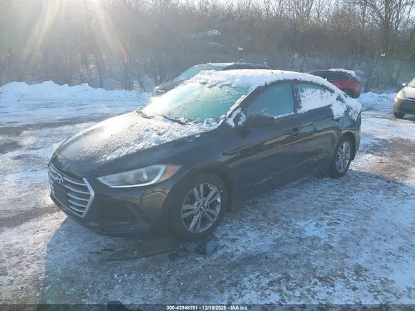 KMHD84LF4HU426002 2017 HYUNDAI ELANTRA - Image 2