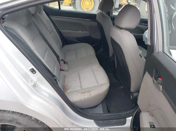 KMHD84LF4HU427067 2017 HYUNDAI ELANTRA - Image 8