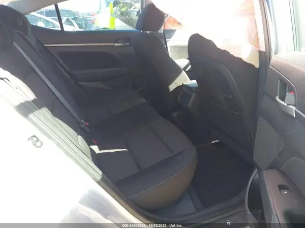 KMHD84LF4HU427182 2017 HYUNDAI ELANTRA - Image 8