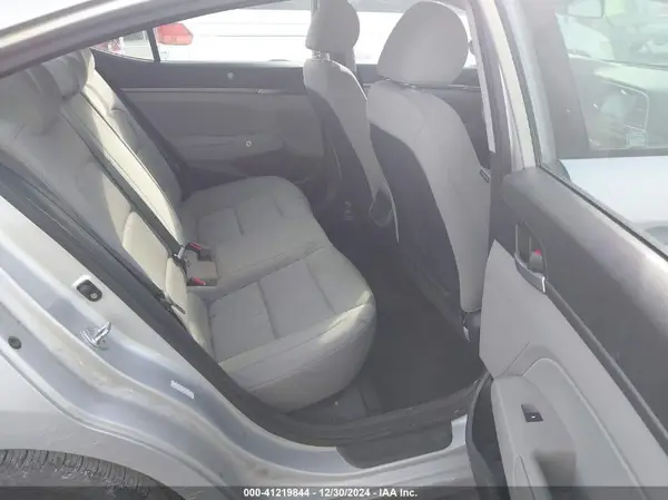 KMHD84LF4JU457448 2018 HYUNDAI ELANTRA - Image 8