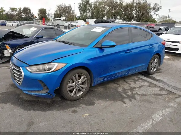 KMHD84LF4JU475111 2018 HYUNDAI ELANTRA - Image 2