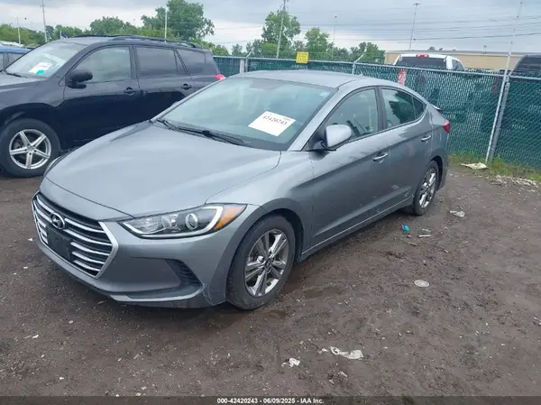 KMHD84LF4JU477618 2018 HYUNDAI ELANTRA - Image 2