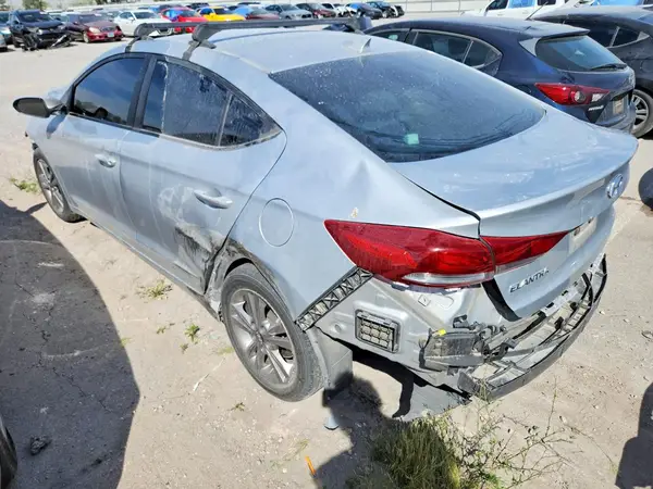 KMHD84LF4JU499814 2018 HYUNDAI ELANTRA - Image 2