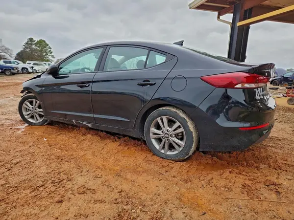 KMHD84LF4JU502890 2018 HYUNDAI ELANTRA - Image 2