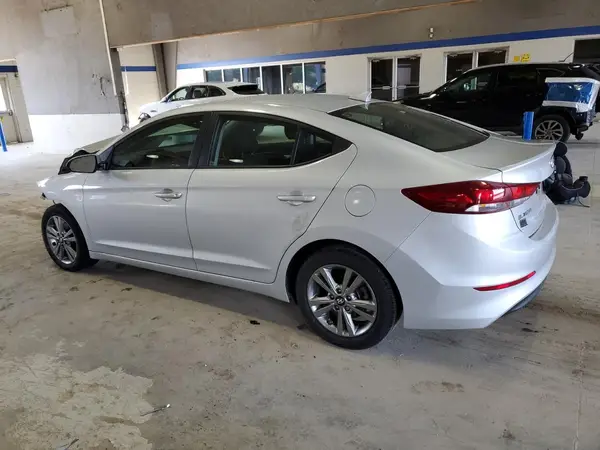 KMHD84LF4JU503022 2018 HYUNDAI ELANTRA - Image 2