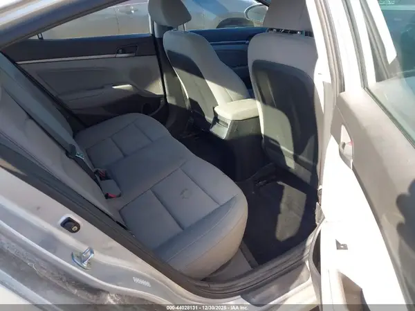 KMHD84LF4JU510326 2018 HYUNDAI ELANTRA - Image 8