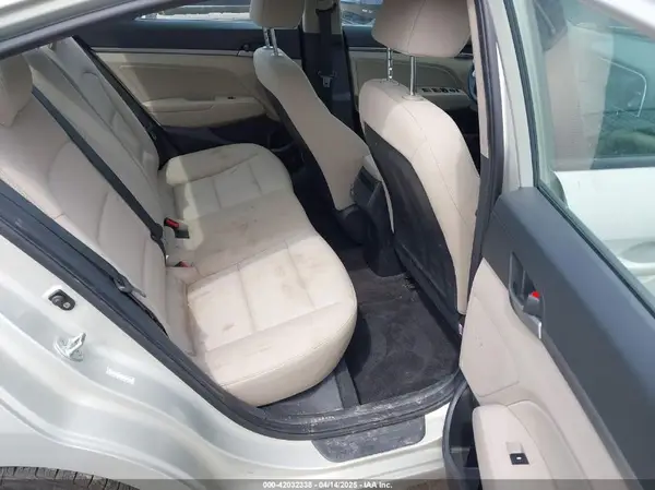 KMHD84LF4JU523481 2018 HYUNDAI ELANTRA - Image 8