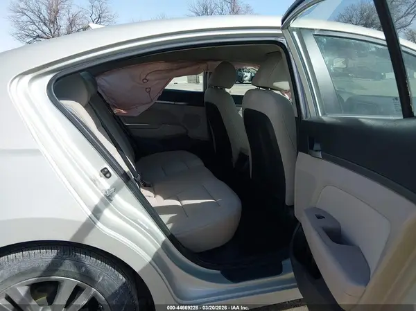 KMHD84LF4JU536859 2018 HYUNDAI ELANTRA - Image 8