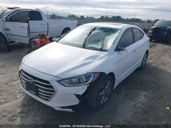 KMHD84LF4JU538515 2018 HYUNDAI ELANTRA - Image 2