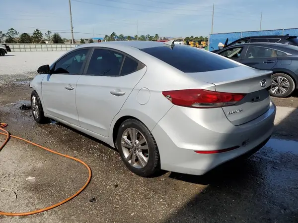 KMHD84LF4JU557002 2018 HYUNDAI ELANTRA - Image 2