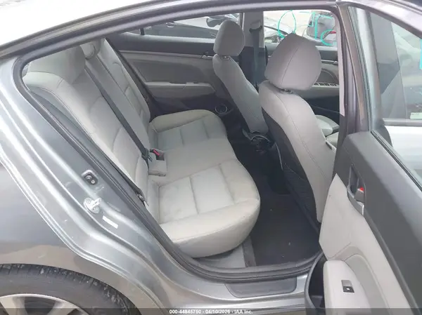 KMHD84LF4JU567383 2018 HYUNDAI ELANTRA - Image 8