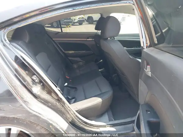 KMHD84LF4JU569862 2018 HYUNDAI ELANTRA - Image 8