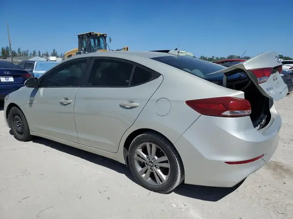 KMHD84LF4JU590551 2018 HYUNDAI ELANTRA - Image 2