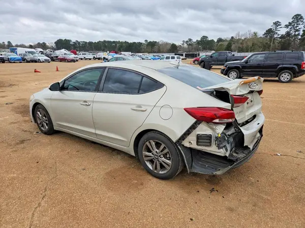 KMHD84LF4JU596348 2018 HYUNDAI ELANTRA - Image 2