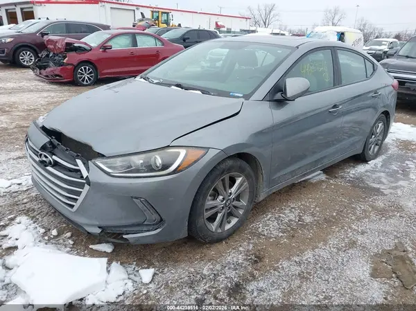 KMHD84LF4JU606389 2018 HYUNDAI ELANTRA - Image 2