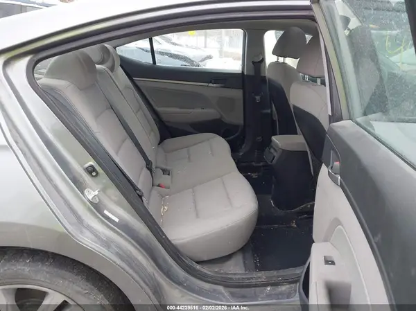 KMHD84LF4JU606389 2018 HYUNDAI ELANTRA - Image 8