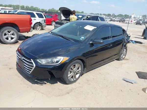 KMHD84LF4JU612810 2018 HYUNDAI ELANTRA - Image 2