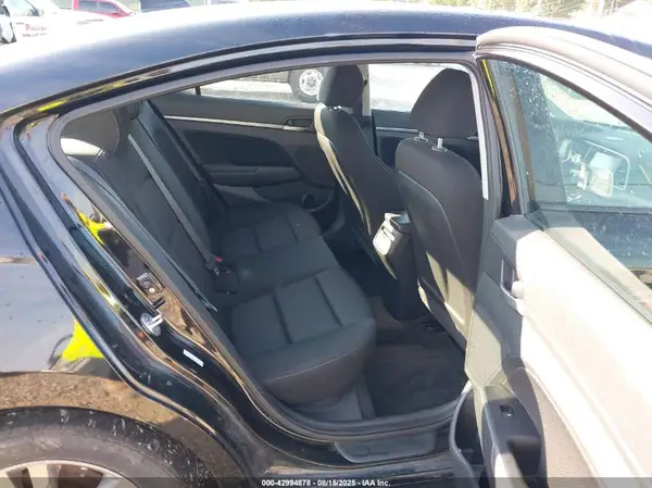KMHD84LF4JU628151 2018 HYUNDAI ELANTRA - Image 8