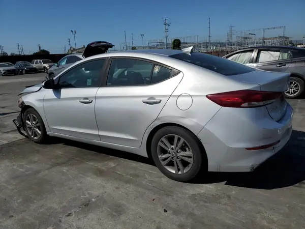 KMHD84LF4JU628215 2018 HYUNDAI ELANTRA - Image 2