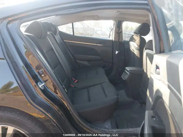 KMHD84LF4JU642132 2018 HYUNDAI ELANTRA - Image 8