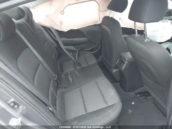KMHD84LF4JU651574 2018 HYUNDAI ELANTRA - Image 8