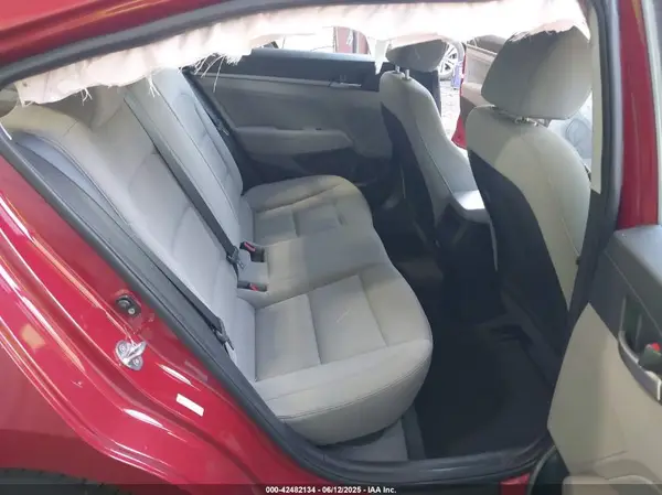 KMHD84LF4JU656760 2018 HYUNDAI ELANTRA - Image 8